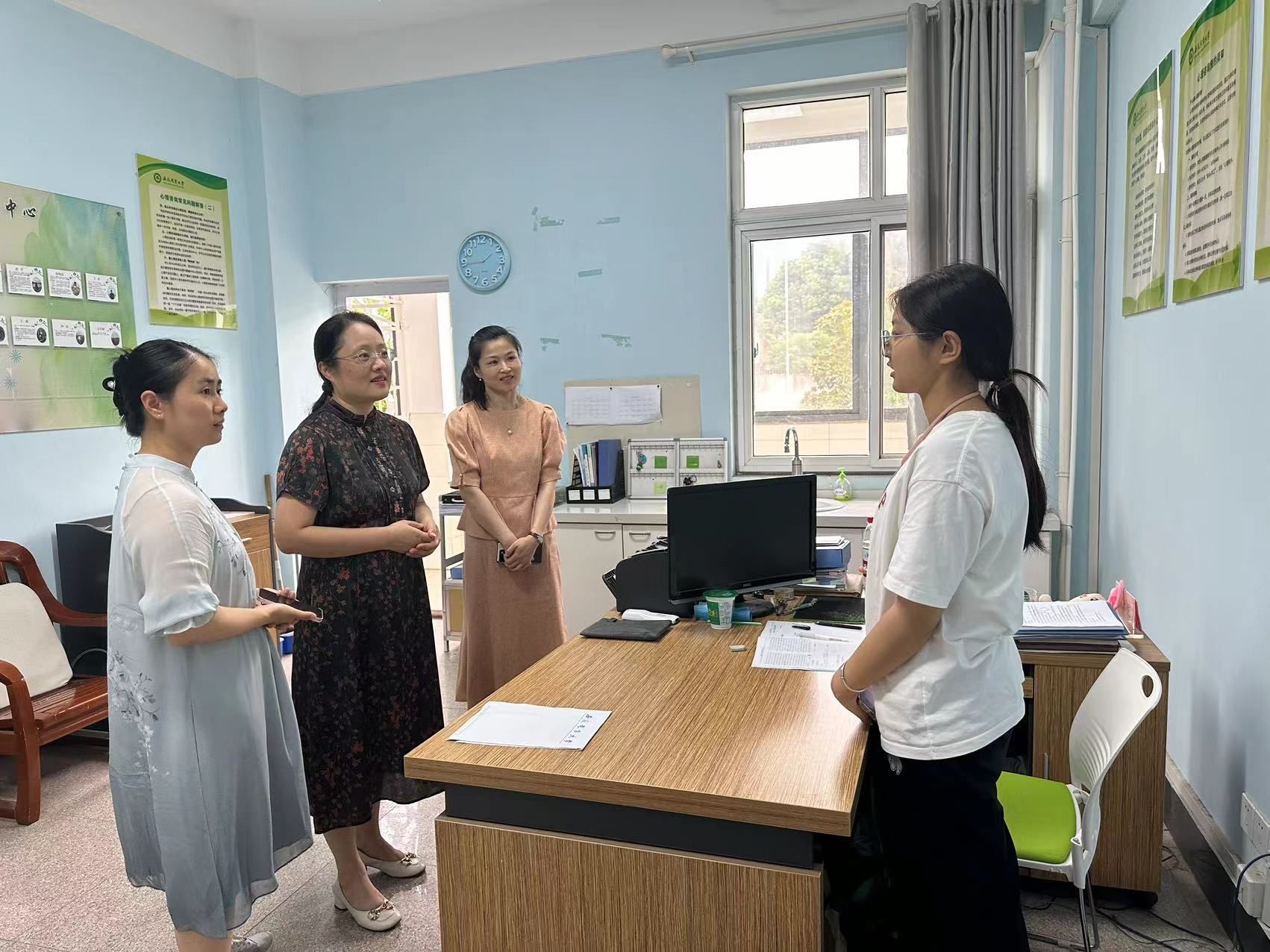 【畢業季】“芯”話別 傾聽“芯”聲 “寓”見關懷——校領導深入走訪畢業生宿舍，開展教育咨詢服務